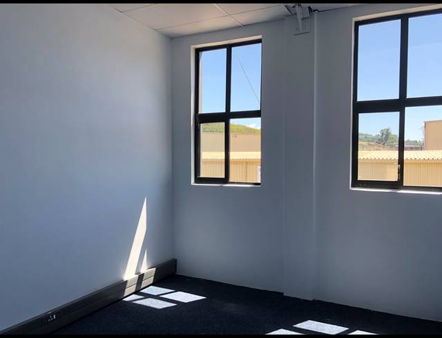 177M² WAREHOUSE RENTED IN BRIARDENE